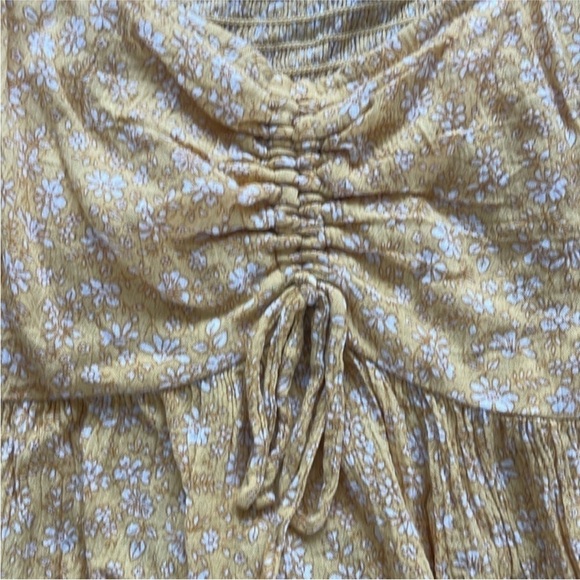 Hollister Size Small Yellow Floral Bohemian Style Top. - Picture 5 of 8
